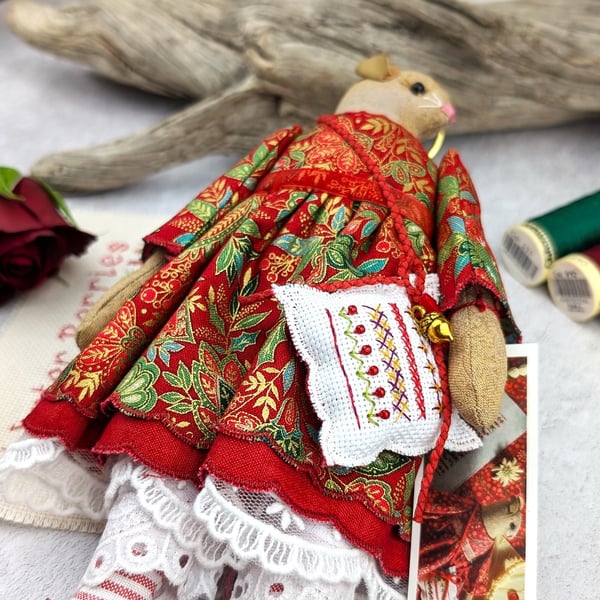 Winterberry, A Christmas Mouse