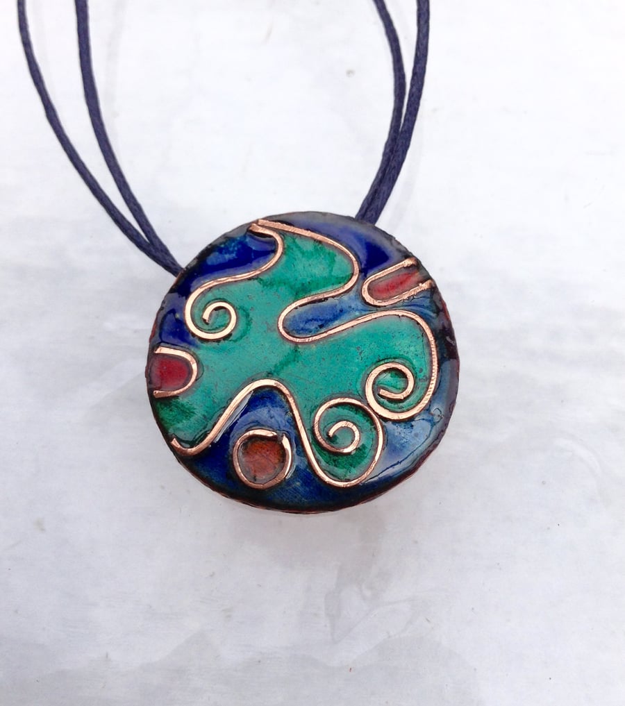 SMALL CLOISONNE ENAMELLED PENDANT - ROUND