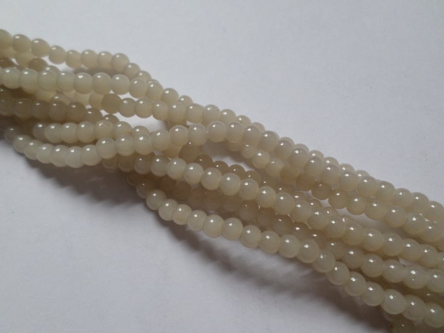 100 x Jelly Style Glass Beads - Round - 4mm - Pale Beige 