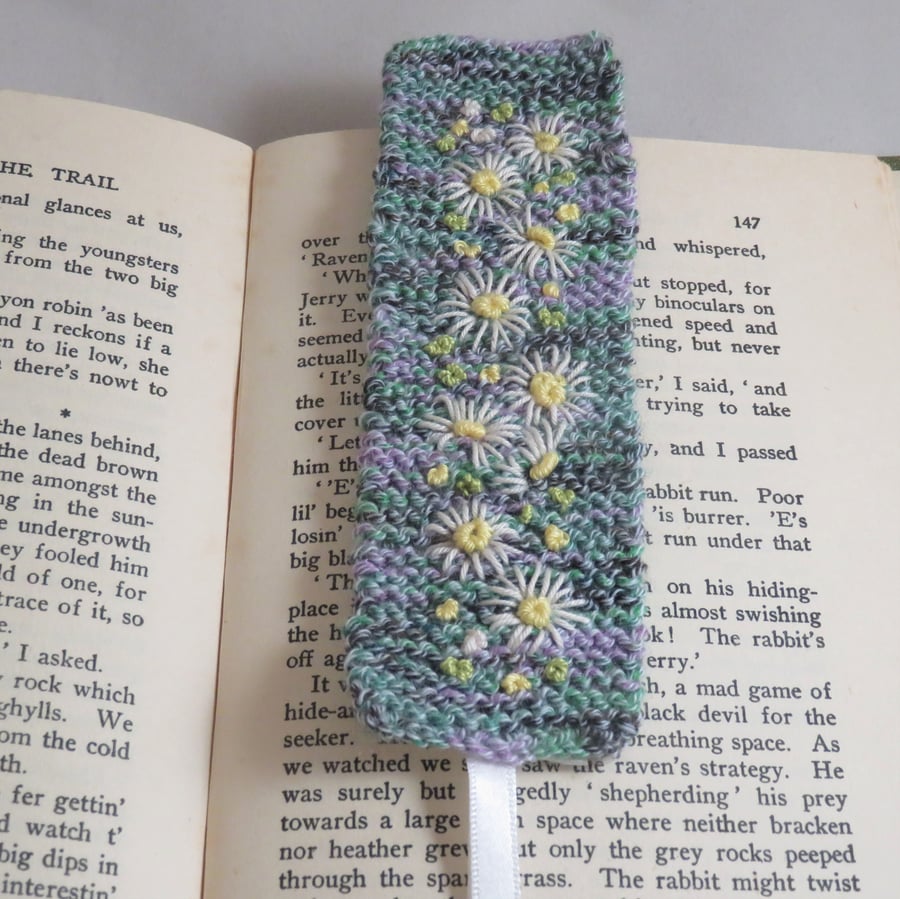 Embroidered Daisies on Knitted Bookmark