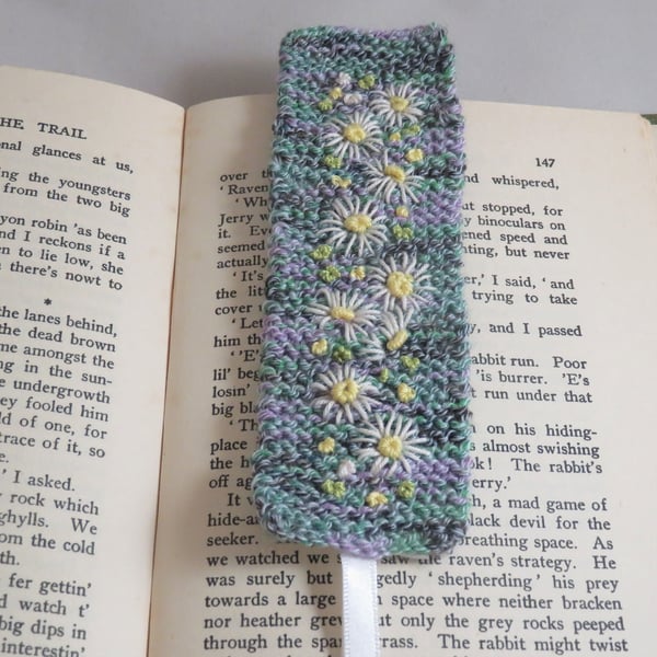 Embroidered Daisies on Knitted Bookmark
