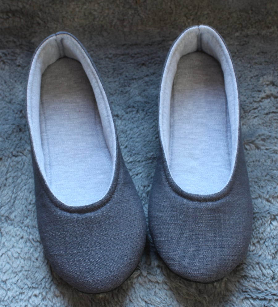 Ladies size 6 linen slippers, house shoes, charcoal grey slippers, mum Gifts.