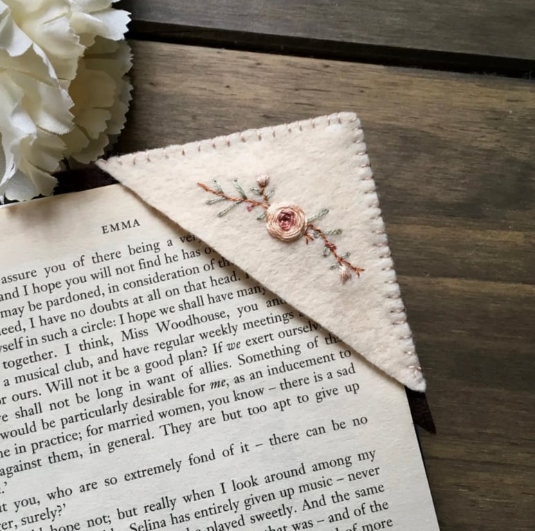 Hand Embroidered Felt Corner Bookmark - Vintage Style Rose