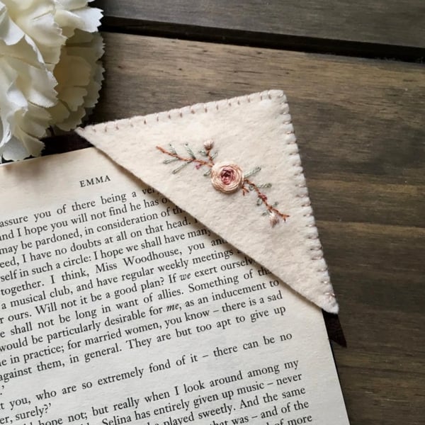Hand Embroidered Felt Corner Bookmark - Vintage Style Rose