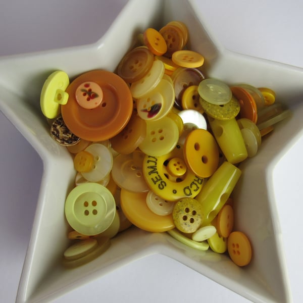 50g Mixed Yellow Craft Buttons