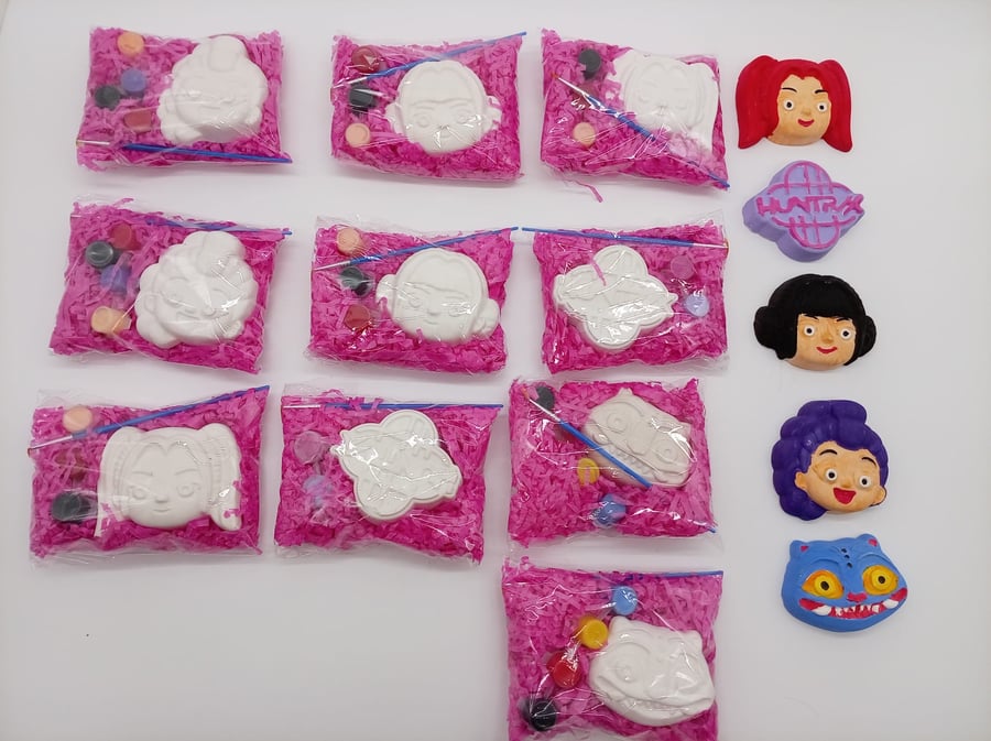 10 Sets Of Brand New K Pop Demon Hunter Craft Kits Perfect For Party Bags
