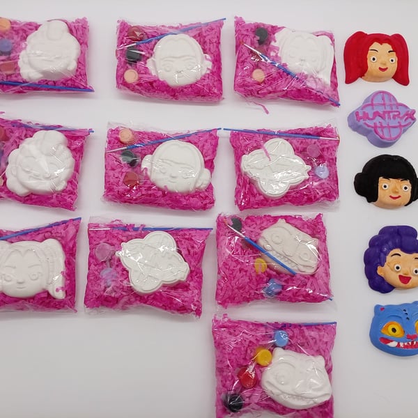 10 Sets Of Brand New K Pop Demon Hunter Craft Kits Perfect For Party Bags