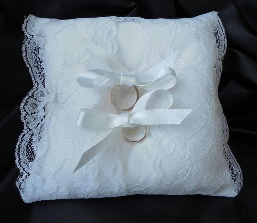 Ring Bearer Pillow, wedding, Cushion, White Lace, White Ribbon
