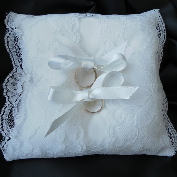 Ring Bearer Pillow, wedding, Cushion, White Lace, White Ribbon