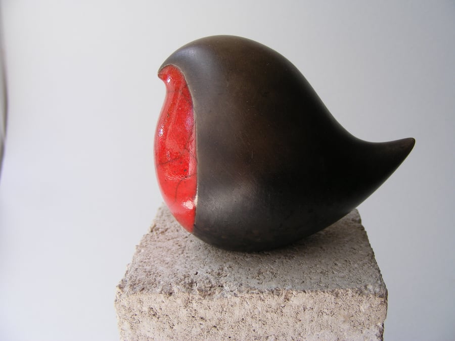 Raku glazed round robin