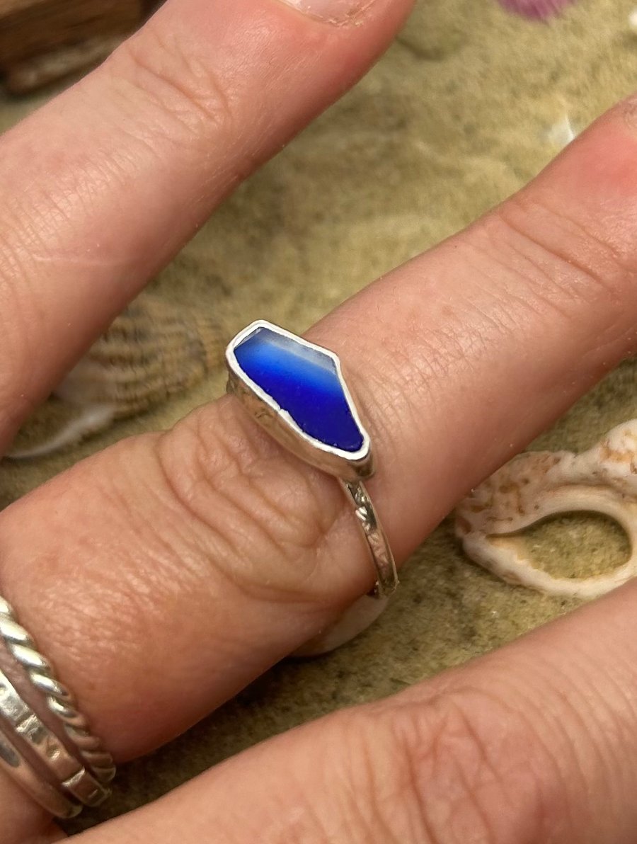 Stunning blue glass and sterling silver ring - adjustable size