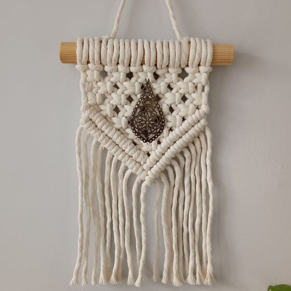 Macrame wall hanging