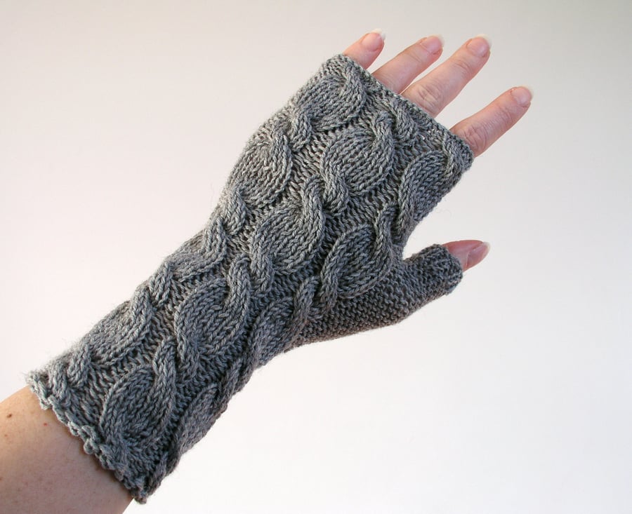  Grey fingerless gloves  wrist warmers