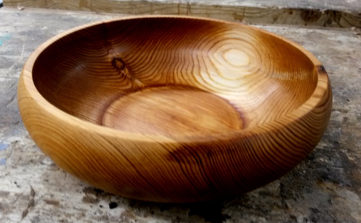 Pine salad bowl 9"x4"