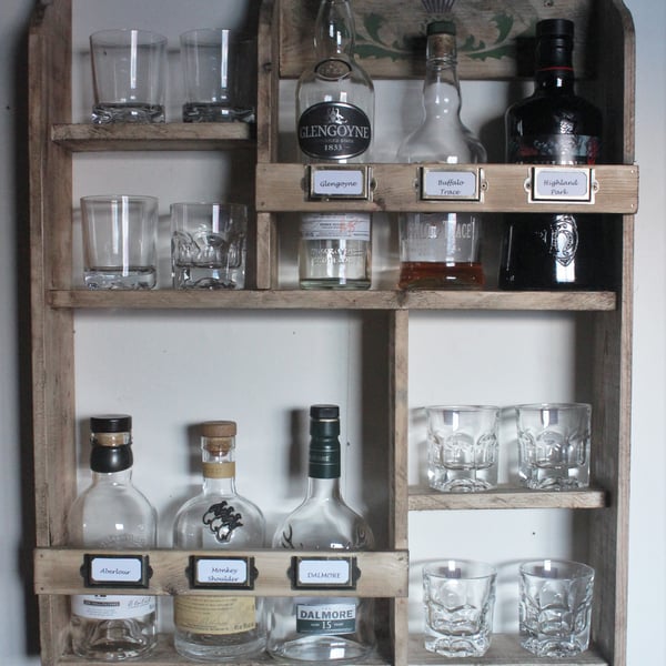 Whiskey rack, 6 bottles & 8 tumblers 