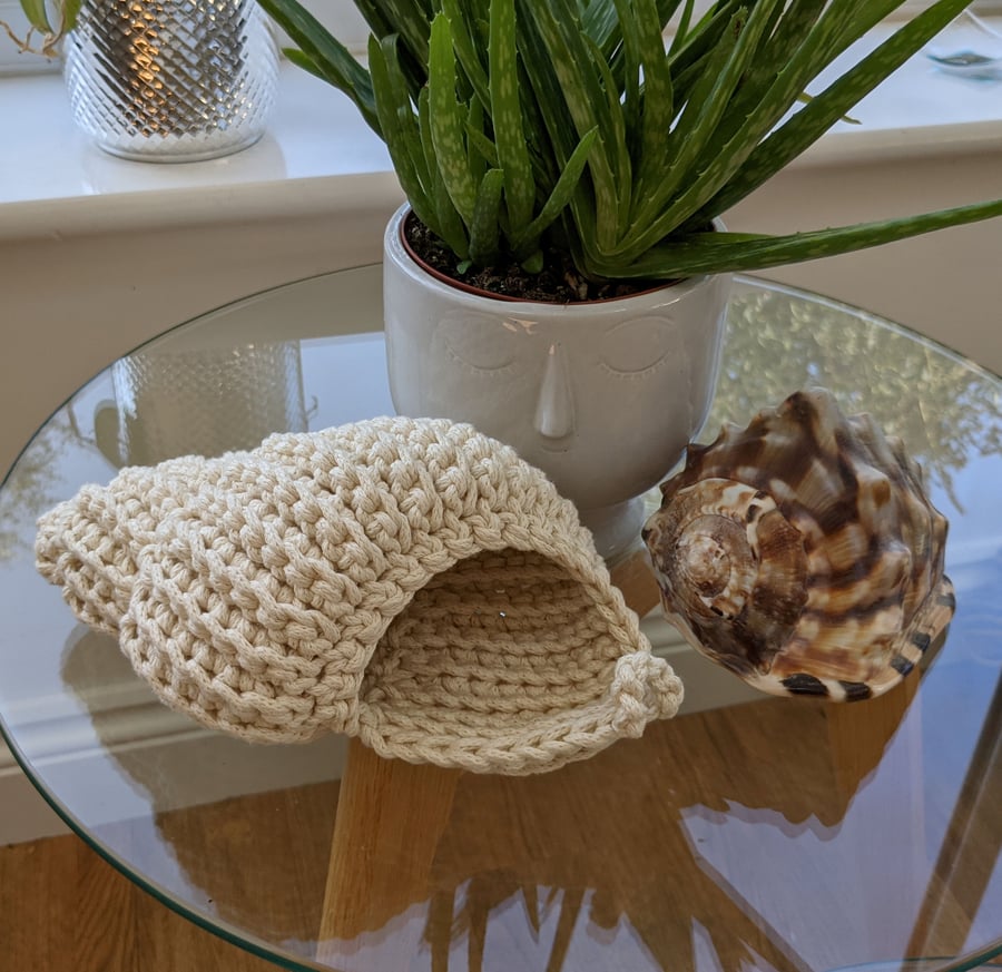 Crochet shell, FREE P&P, home decor, hanging decoration, plant display