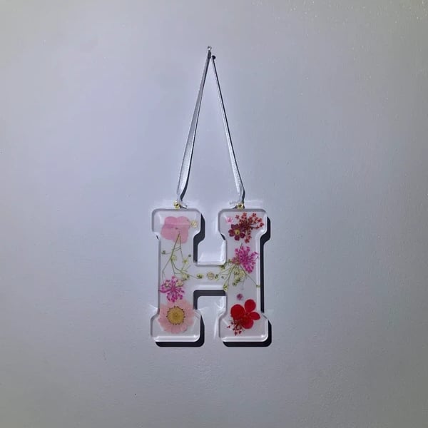 hanging letter