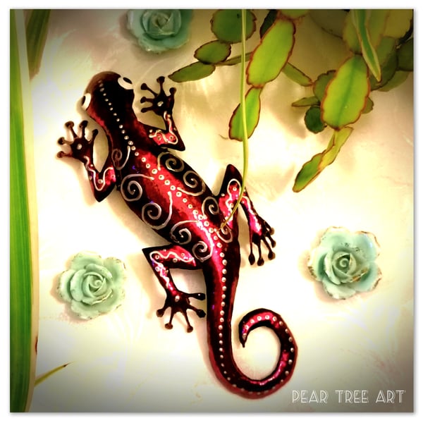 Pink Metal Gecko wall decoration. Made from a Coffee Tin.