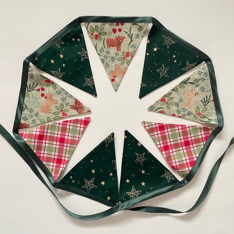 Green Chirstmas Highland Cow Bunting 