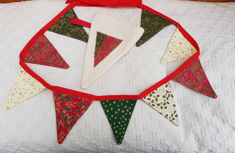 Festive Mini Bunting: leaves with gold