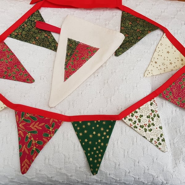 Festive Mini Bunting: leaves with gold