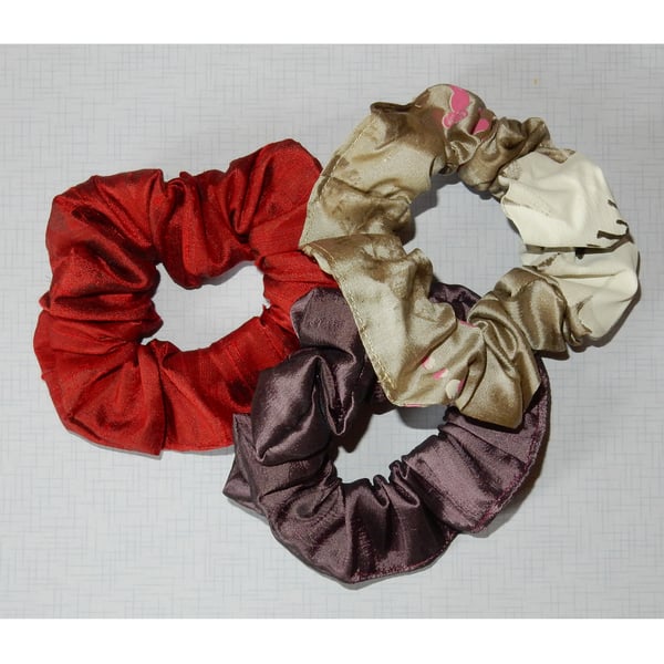 Scrunchies silk effect, set of three