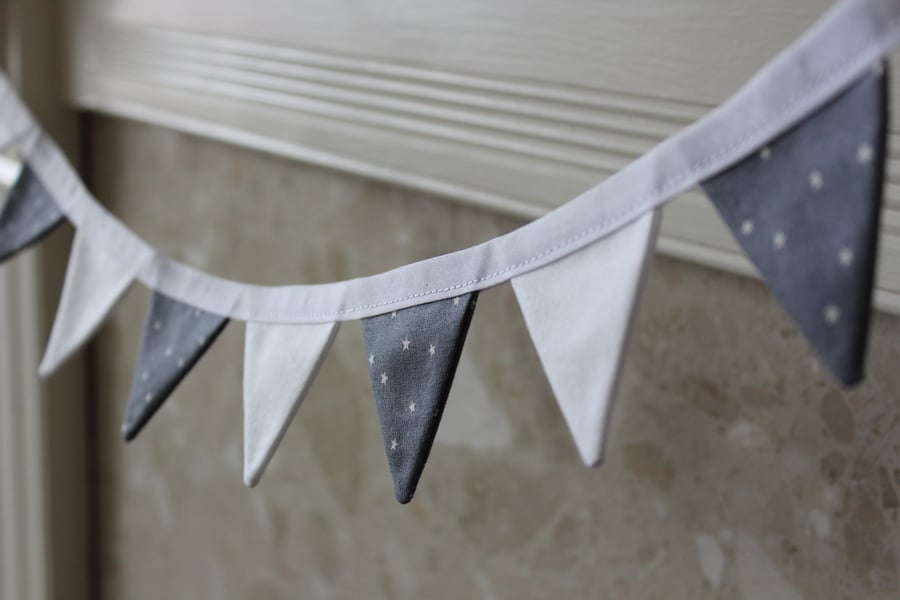 Mini Christmas Bunting - White and Grey (with White Stars)