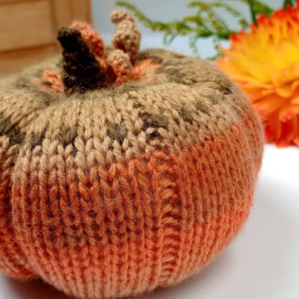 Hand knitted pumpkin, Halloween home décor, Autumn decoration, Handmade gift 
