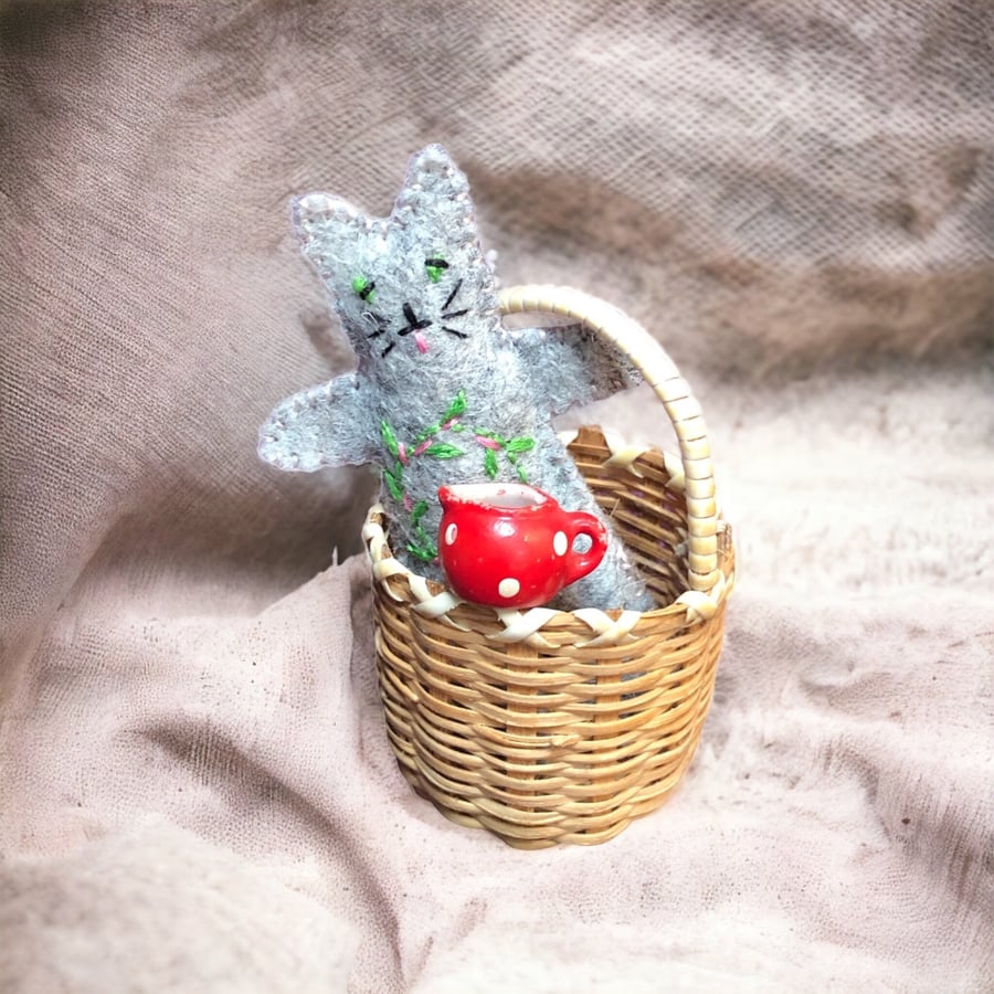 Miniature Handmade Tiny Felt embroidered kitty cat