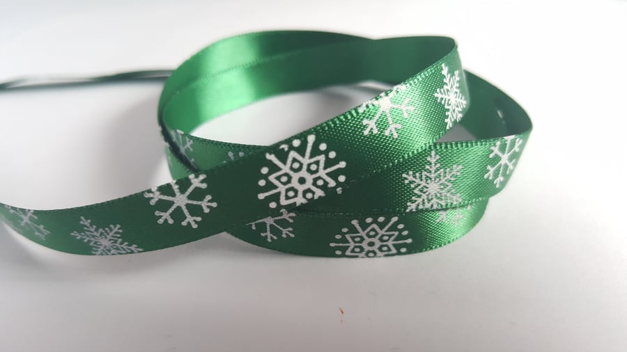 3m Ribbon - Printed Satin - 9mm - Snowflakes - Green 