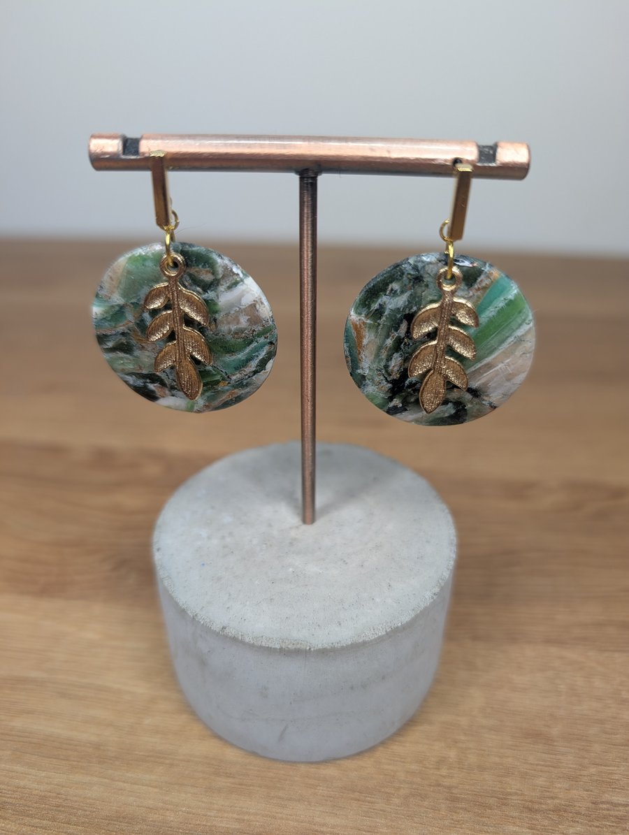Green  stone circle angle earrings