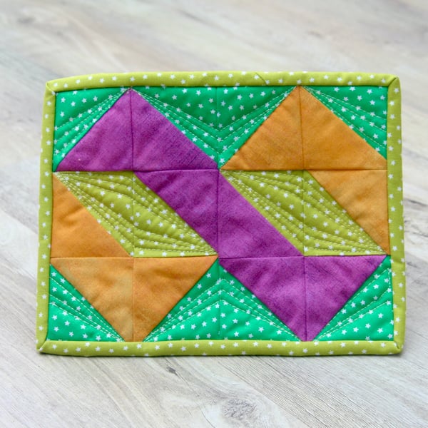 Light Green, Yellow and Purple Twisted Pole Mug Rug