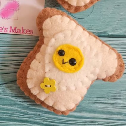 'Egg on Toast' pocket hug & pocket hug card hand sewn in wool blend felt (flowr)