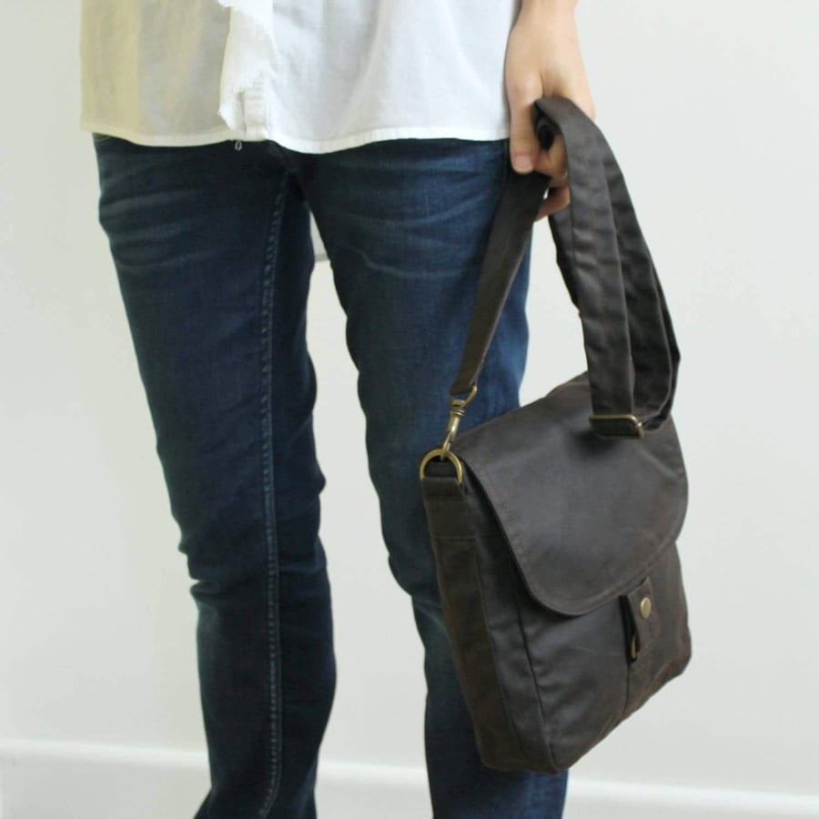 Minimal tablet messenger bag in brown waxed canvas by Minus