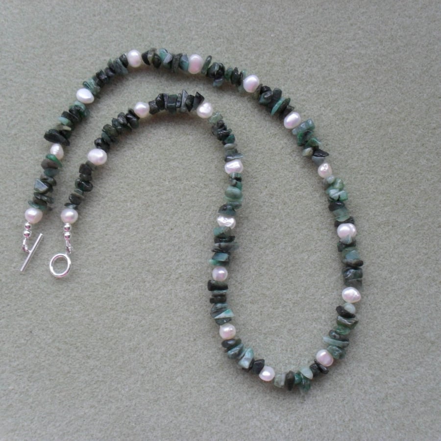 Emerald Gemstone and cultured Pearl Necklace in Sterling Silver