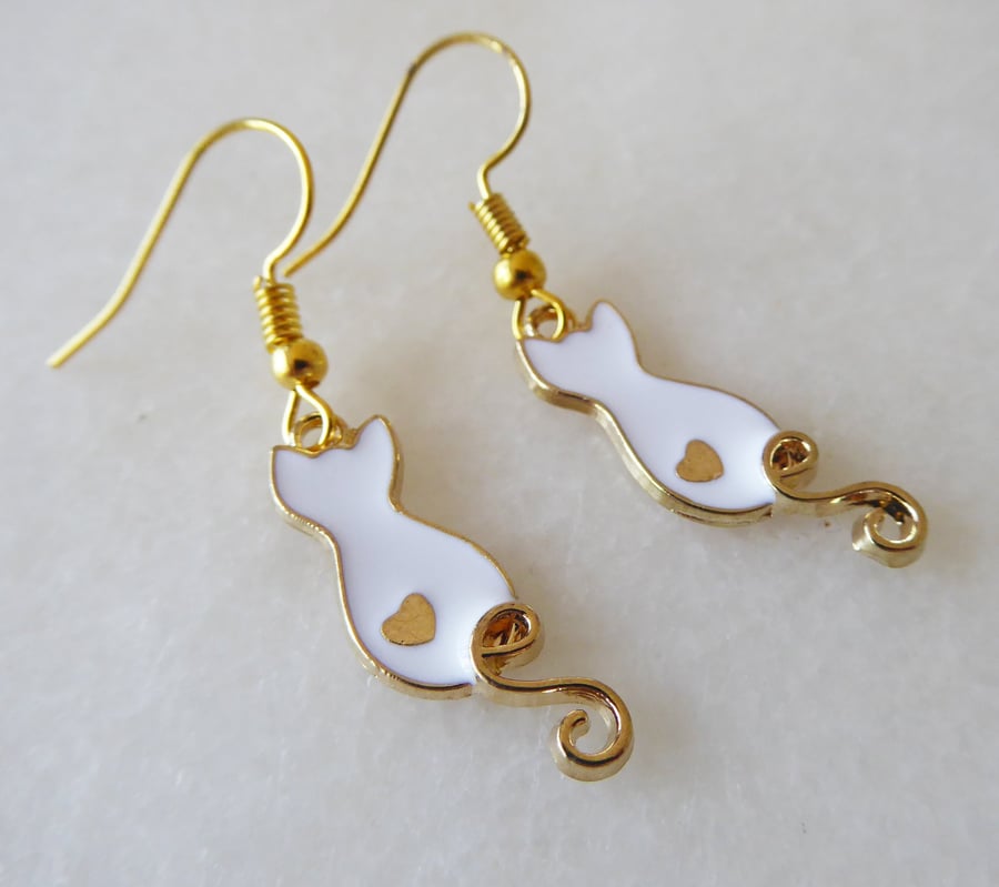 White Cat with Heart and Gold Plated Earrings 