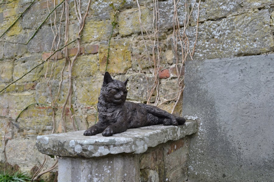 Lying Cat Animal Statue Large Bronze Resin Garden Sculpture