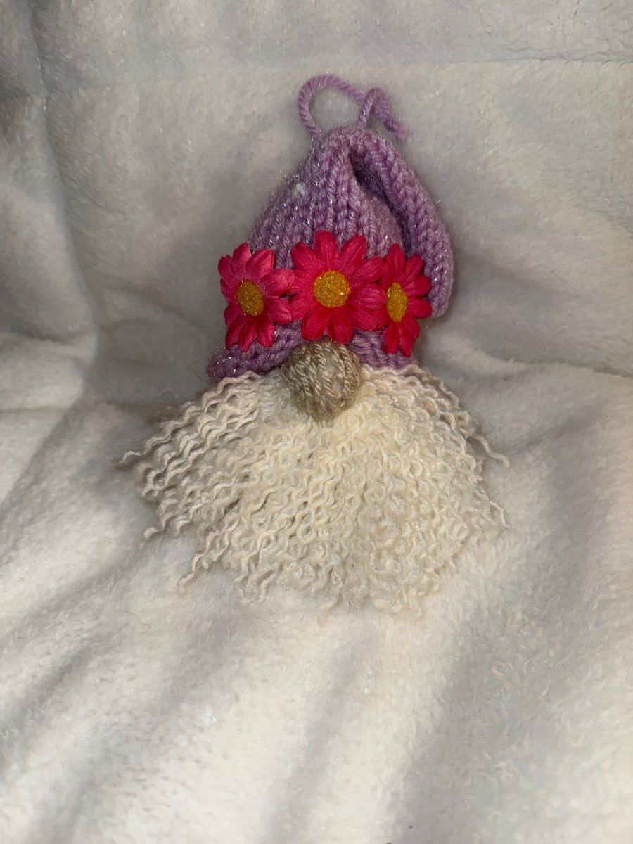 Knitted gnomes 