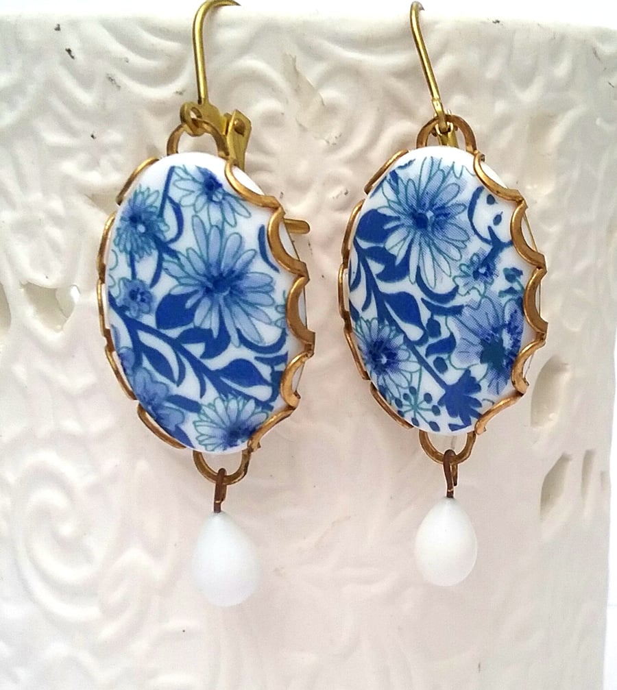Blue floral cabochon earrings 