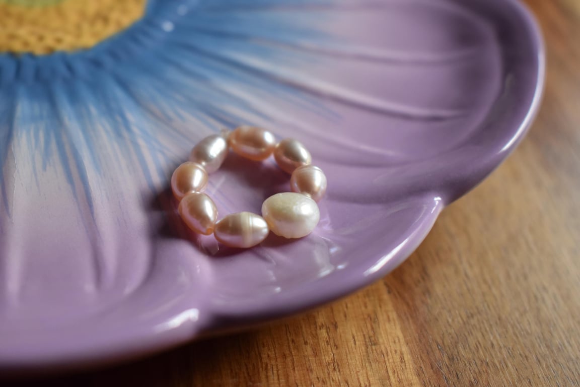 Pale Pink Rice Freshwater Pearl Elastic Ring Band - Natural Pearls
