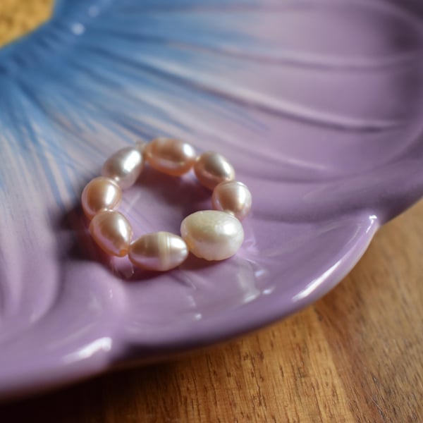 Pale Pink Rice Freshwater Pearl Elastic Ring Band - Natural Pearls