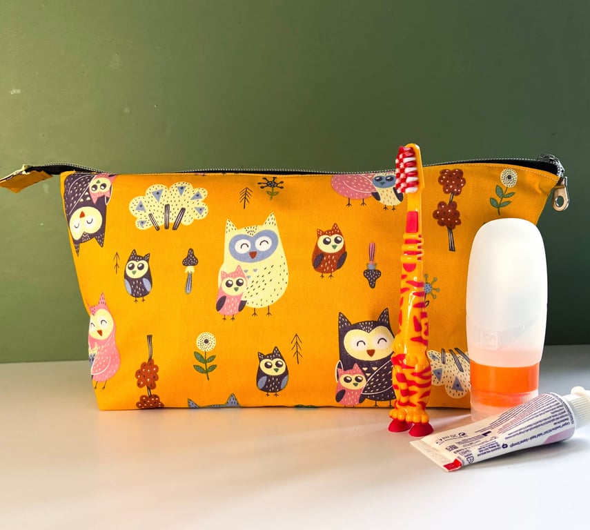 Child’s washbag or toiletries bag