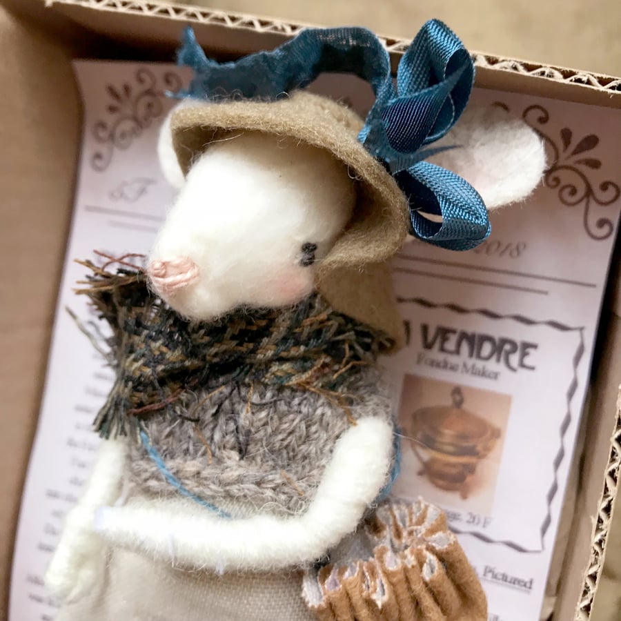 Louise The Handmade Mouse