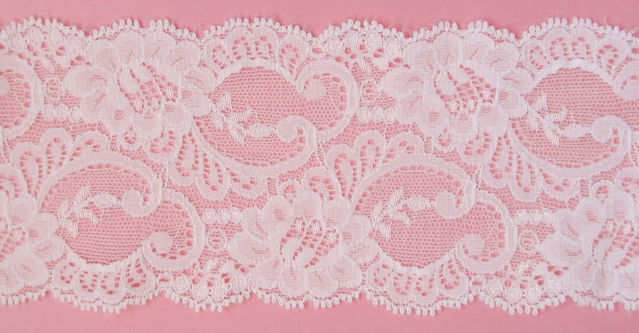 2.5 metres of Pale Pink Stretch Lace