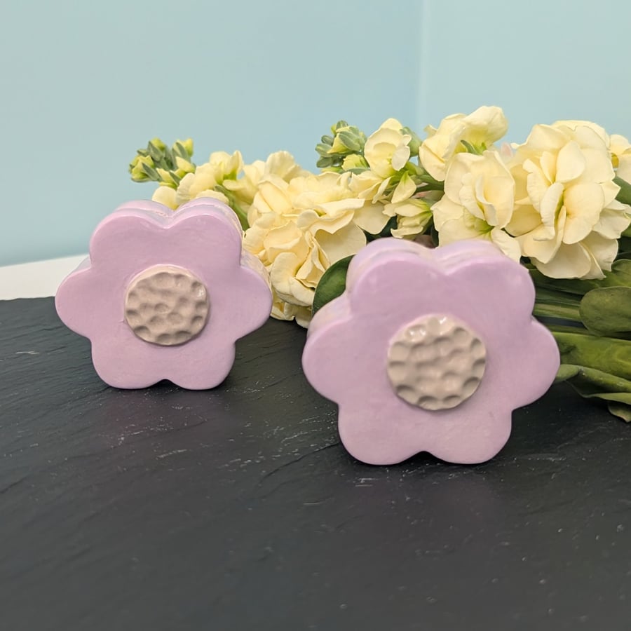 Pair of ceramic pastel lilac flower photo stands