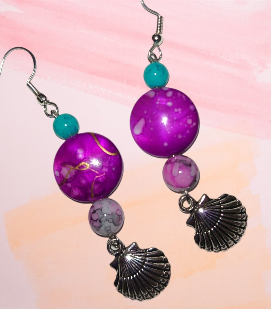 Seashell dangle earrings
