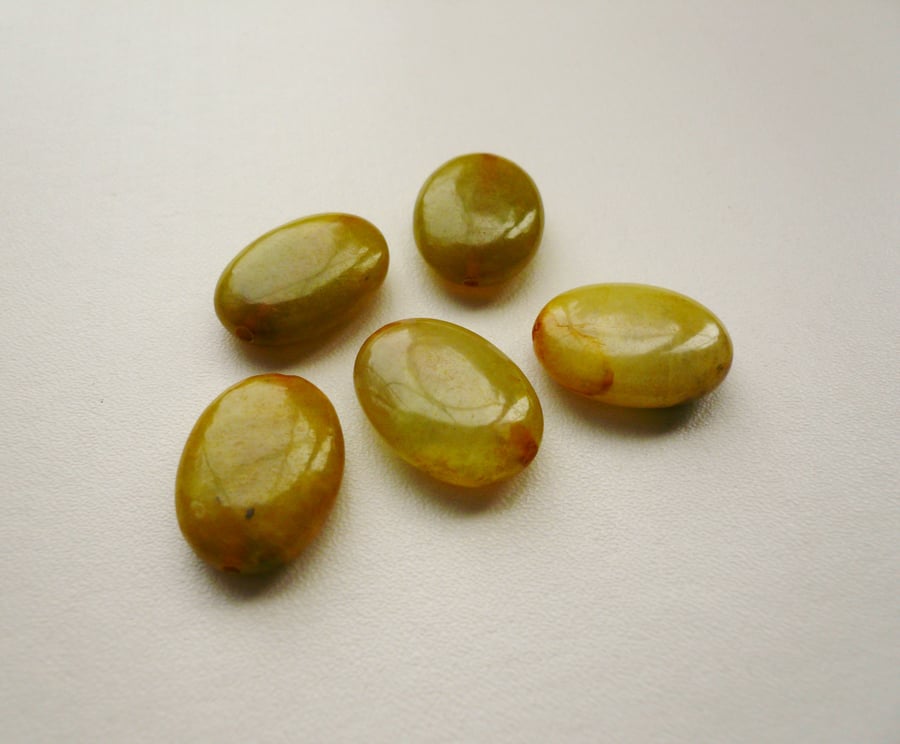 5 Golden Yellow Jade Oval Beads