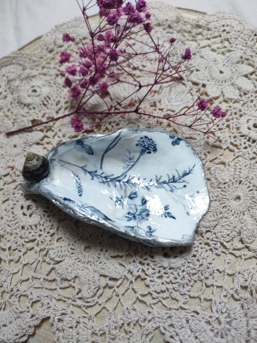 Oyster Shell Trinket Dish - Gift Boxed