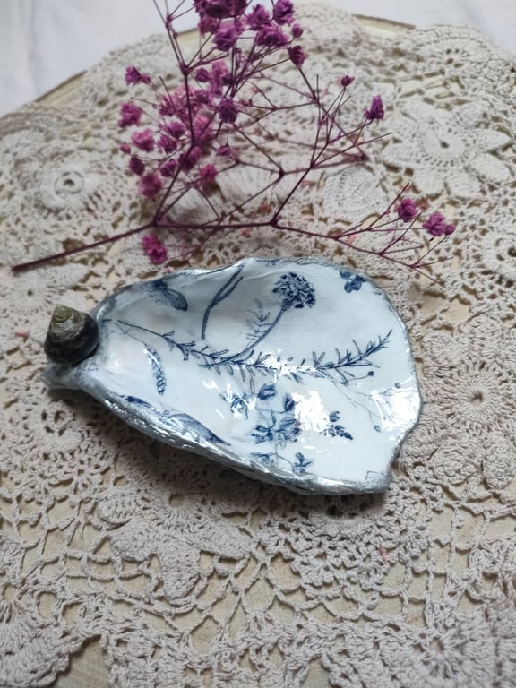 Oyster Shell Trinket Dish - Gift Boxed