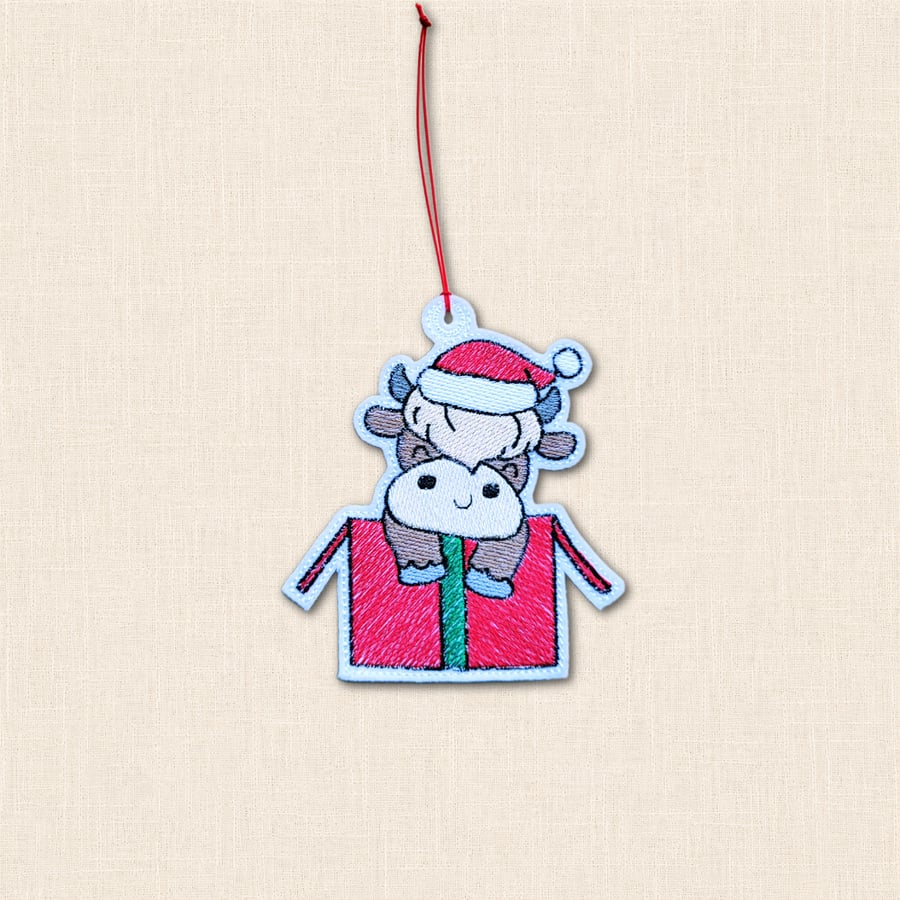 Image of Gift Box Highland Cow Decoration - Embroidered Felt Ornament